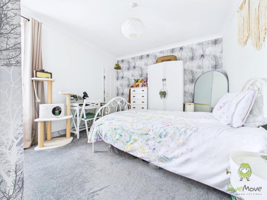 CAM01543G0-PR0134-STILL048