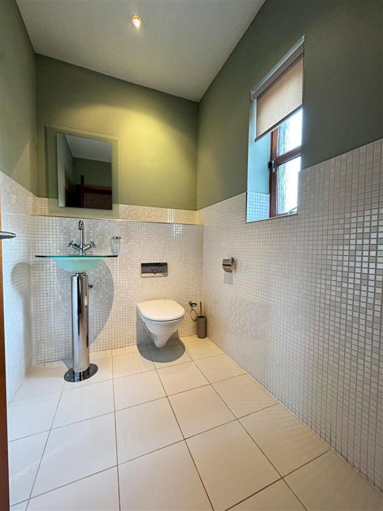 Cloakroom Wc