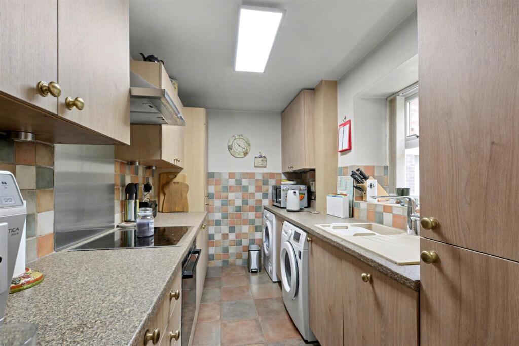 Kitchen_1.jpeg