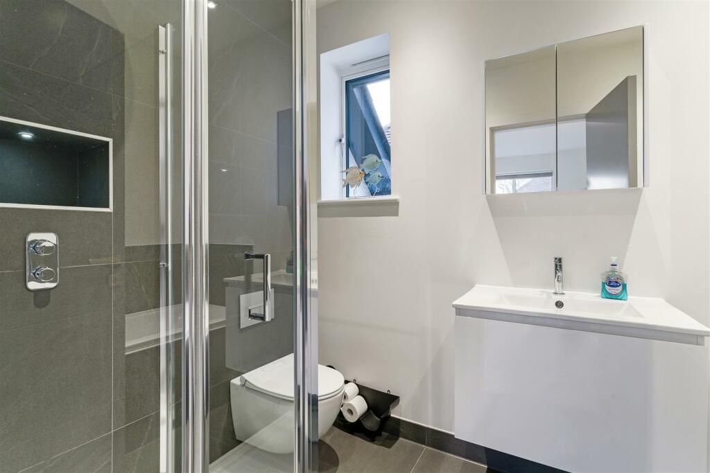 132A Sandbanks Road, fpz327738 - (17).jpg