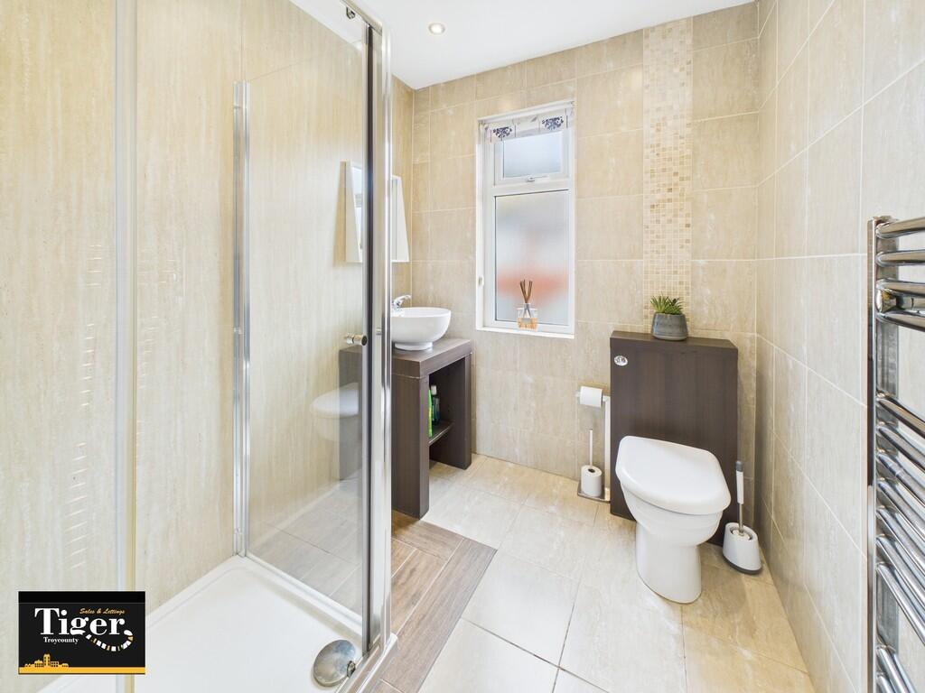 CAM02176G0-PR0551...