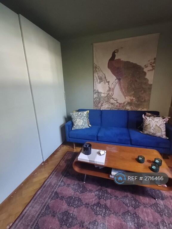 Larger Bedroom/Study