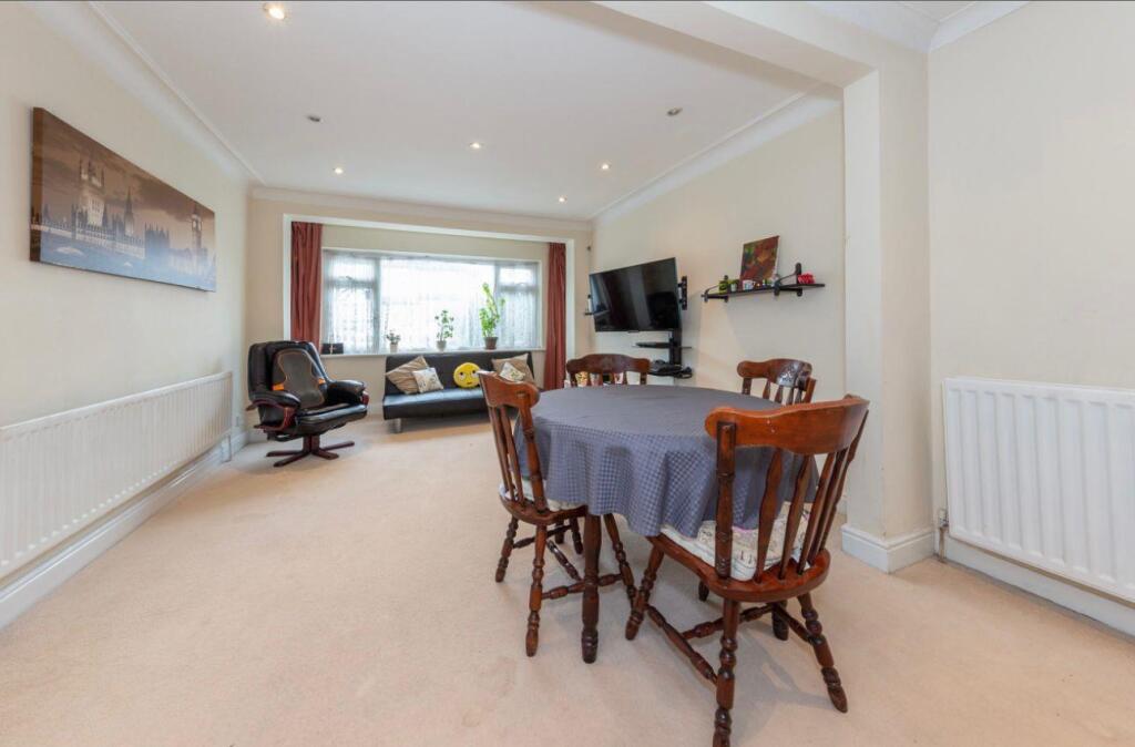 WhatsApp Image 2025-08-05 at 16.59.41_49963fd8.jpg