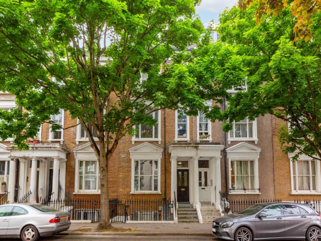 Flat 2, 41 Kempsford