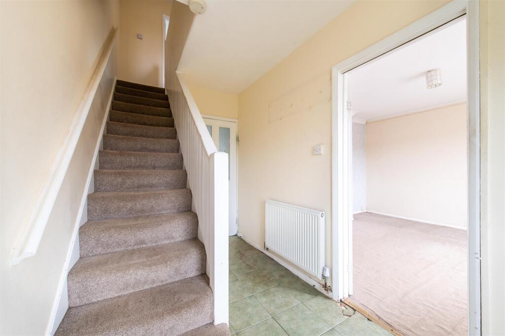 87FensWay- Entrance Hall.jpg