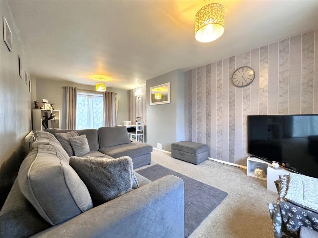 DUAL-ASPECT Lounge/Diner 036