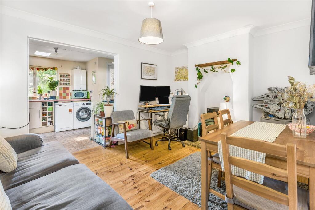 135 Warwick Road, Banbury-6.jpg