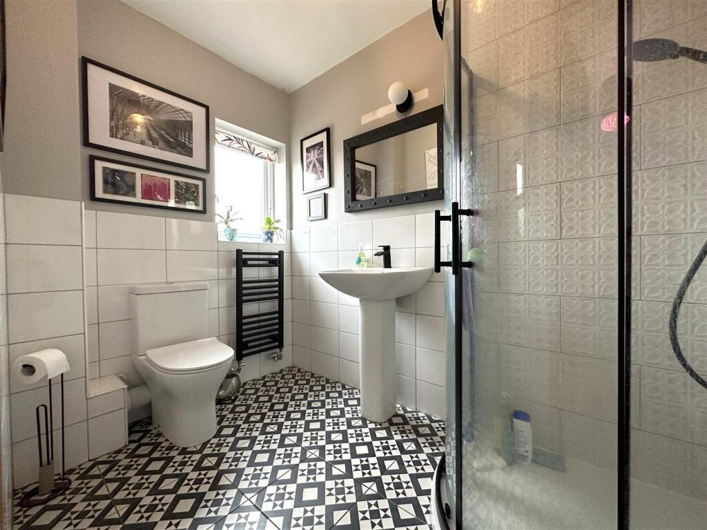 En-Suite Shower Room 917