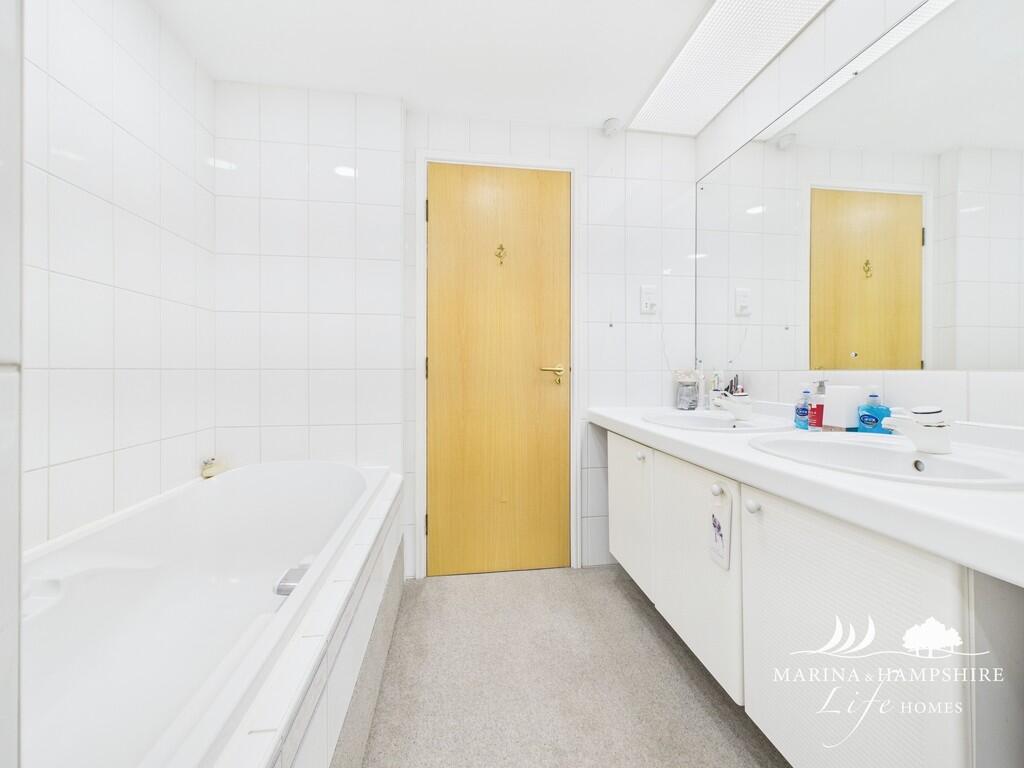 CAM03691G0-PR0039...