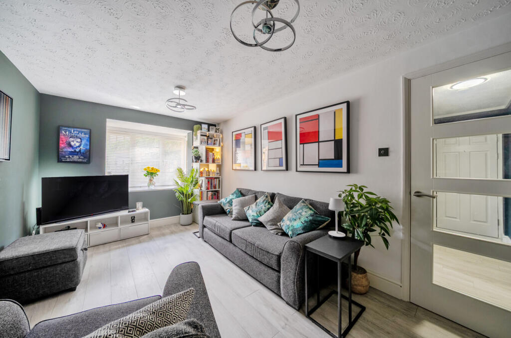 1296276-10-682b21...