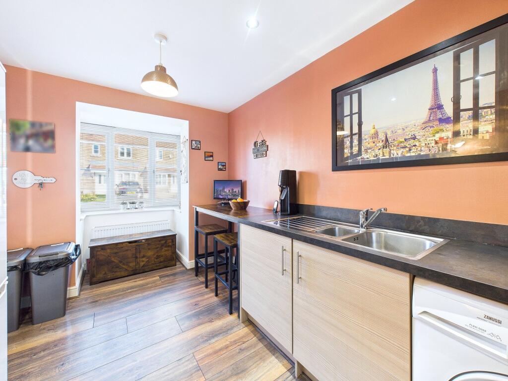 Breakfasting Kitchen