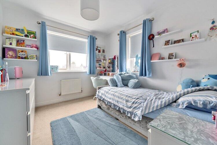 1298564 13 68359905da7f5.nef