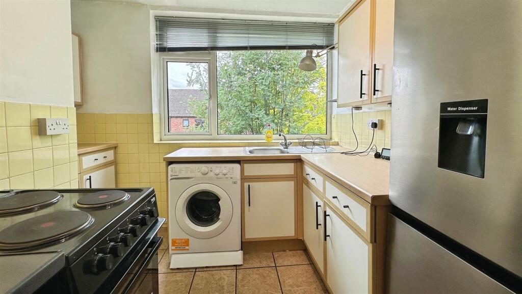 16c1e059--48FA-90D4-E2AB0C93C080-61919-000014AA0D5