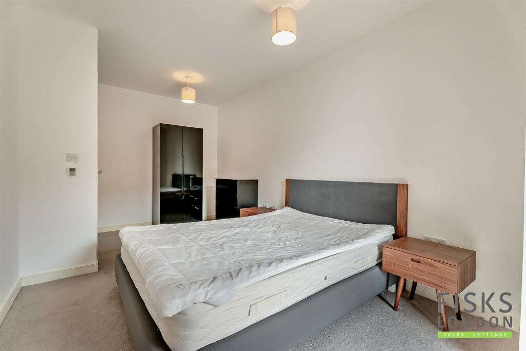 8614845-interior20-800.JPG