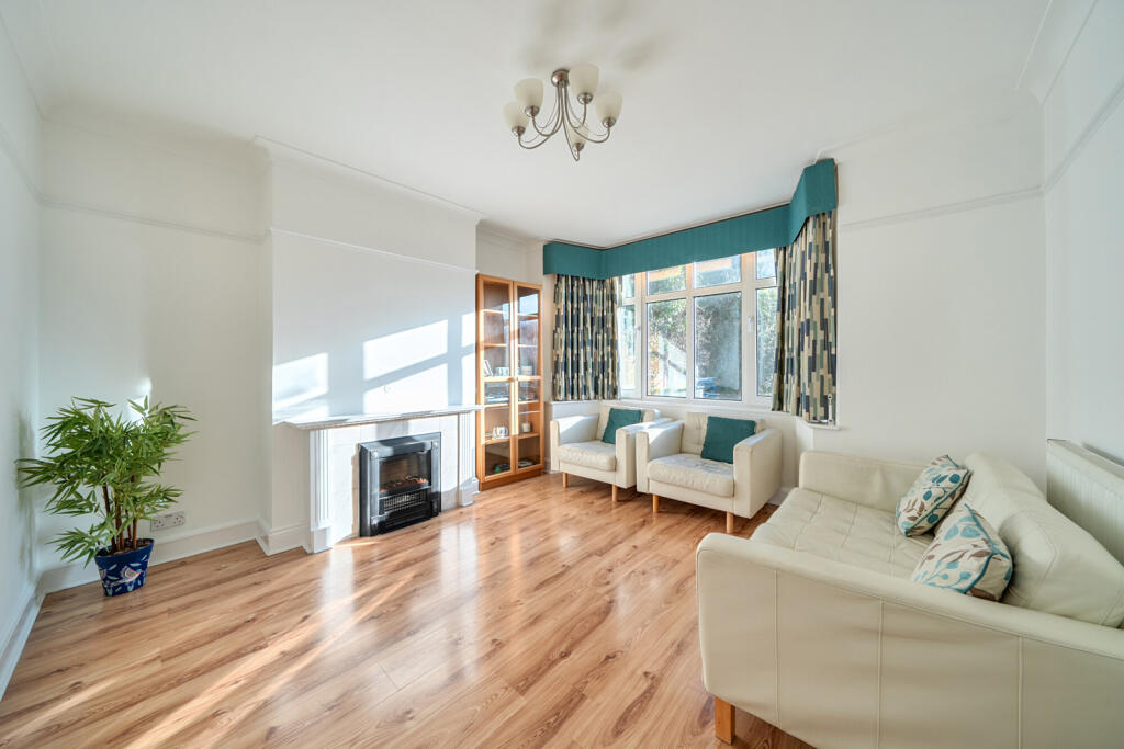 1396018-18-695bba...