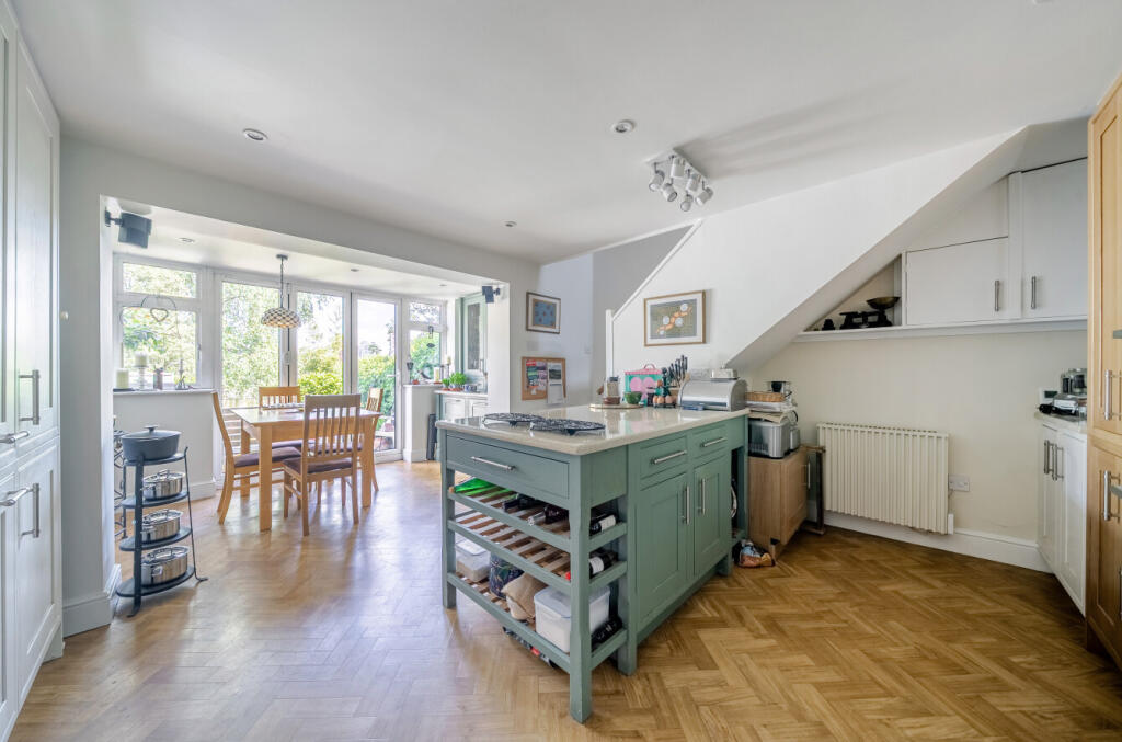 1313881-31-686265...