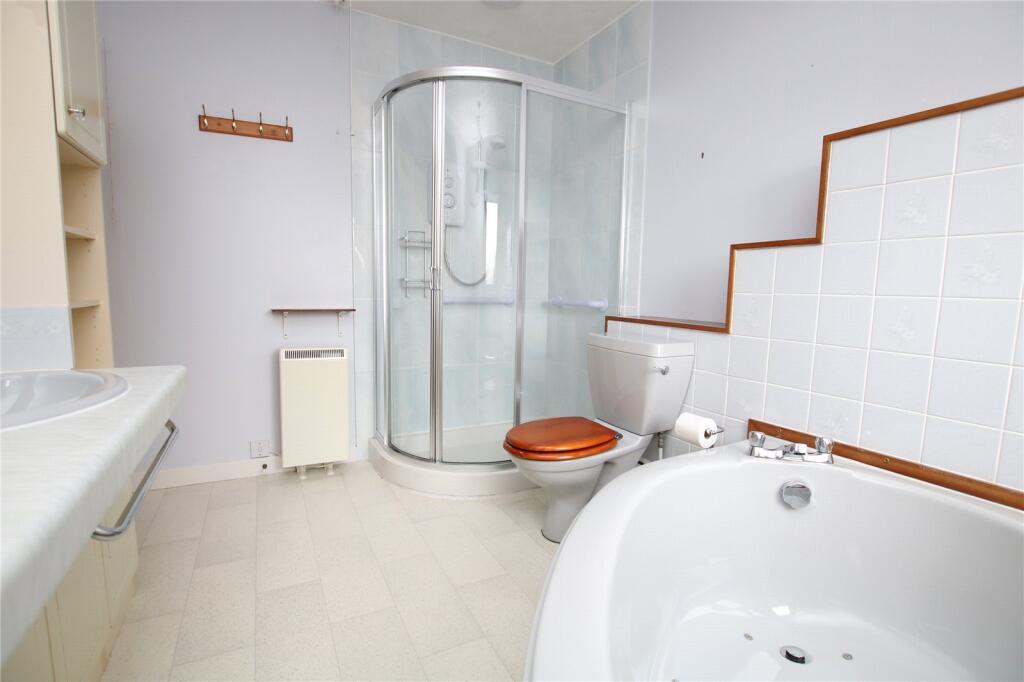 Bedroom 1 Ensuite