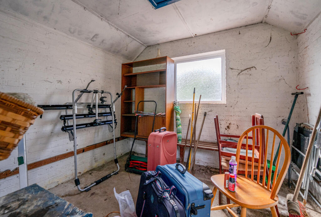 1296071-9-682c440...