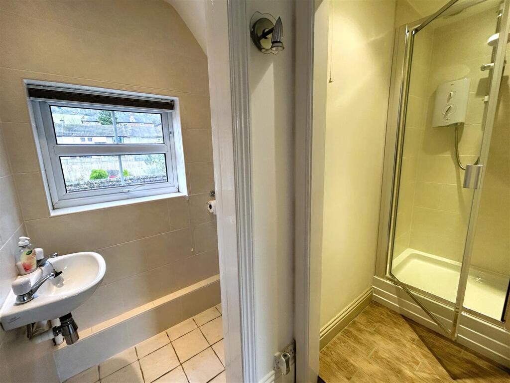 ensuite.JPG