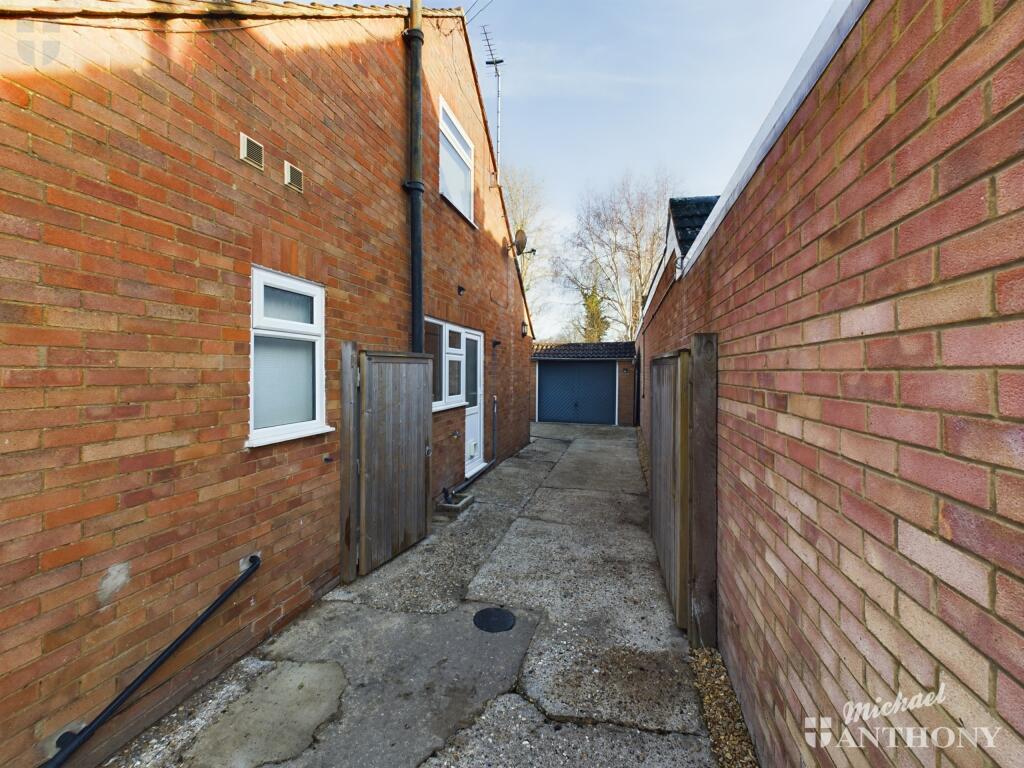 CAM03852G0-PR0149-STILL009