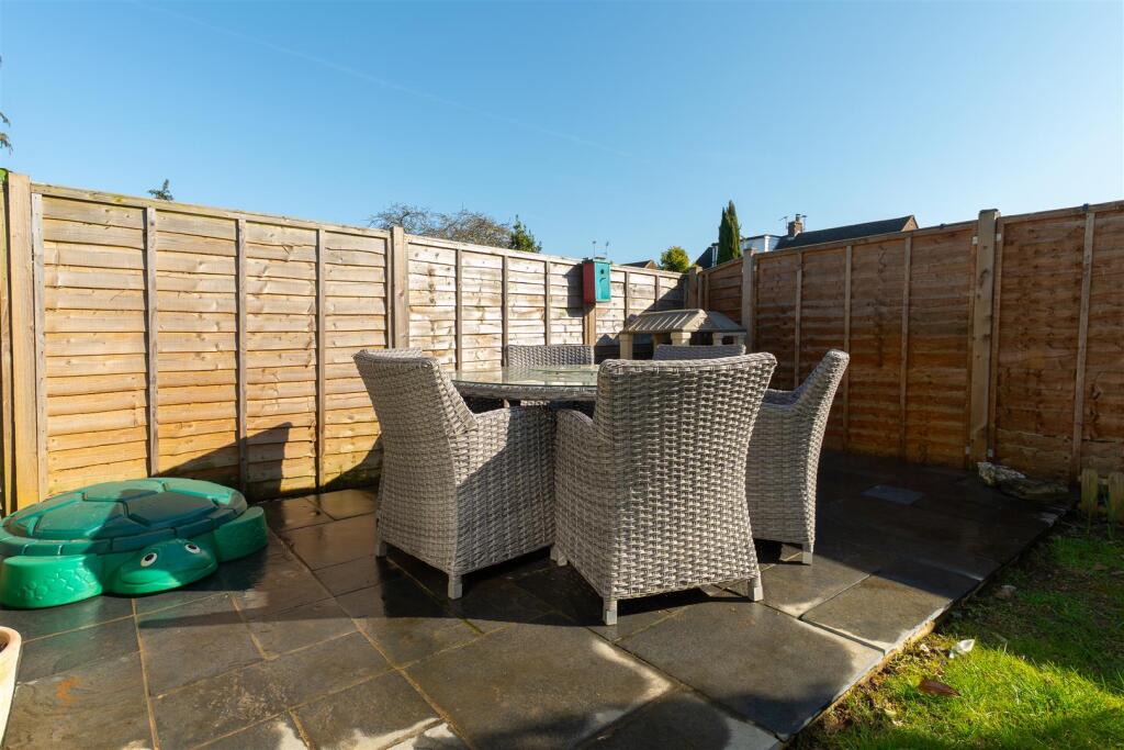 Elm Walk Greenacres20.jpg