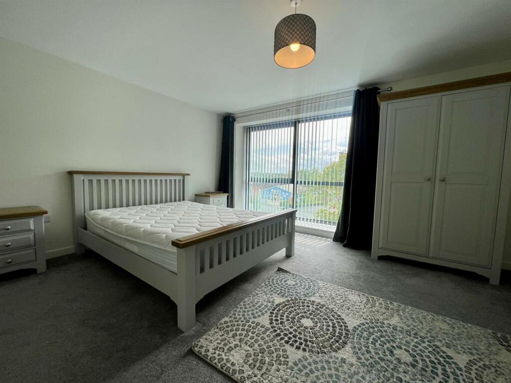 bed 1 2.jpg