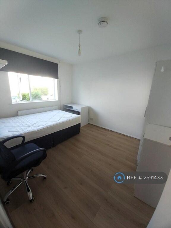 Double Bedroom