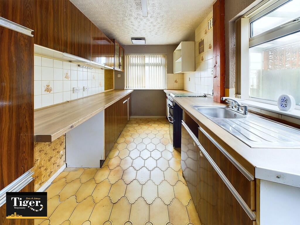 CAM02176G0-PR0449...