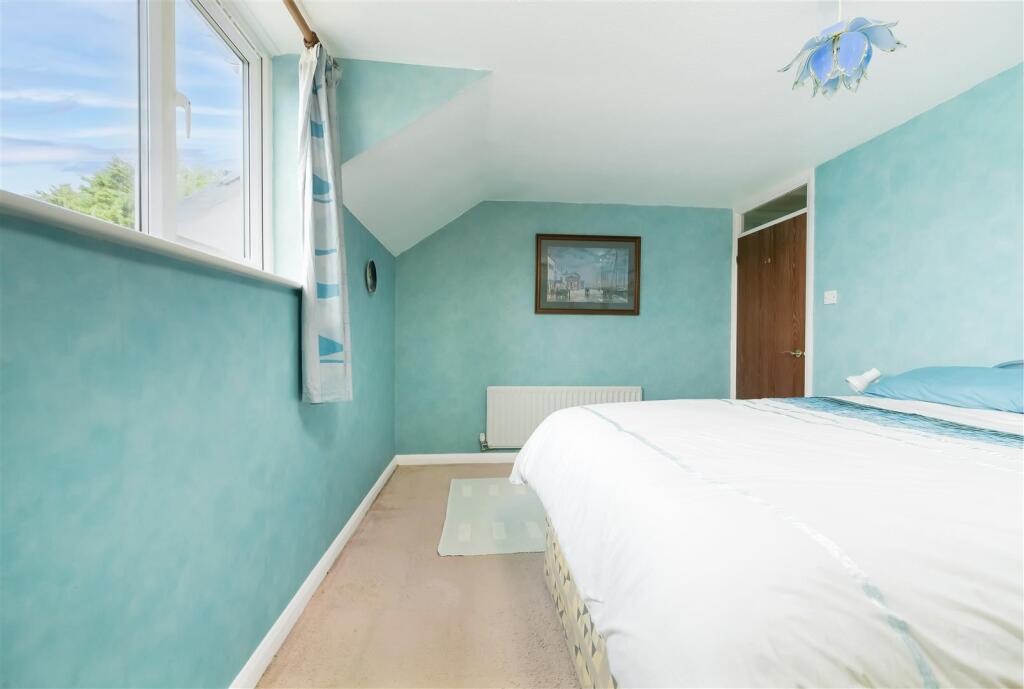 2 Cormorant Close Bedroom 1-2.jpeg