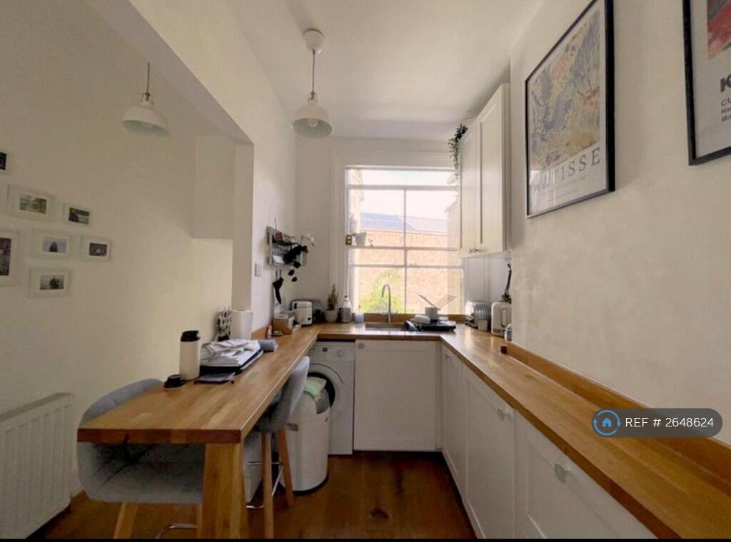 Kitchen With Breakfast Bar