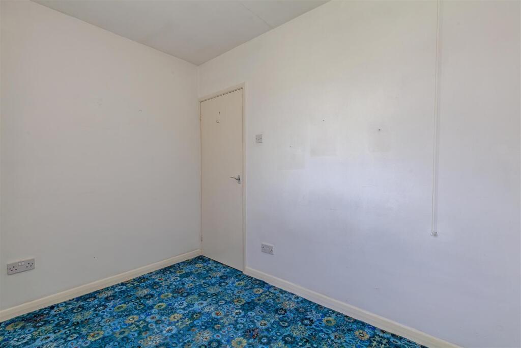 Bedroom 3-2.jpg