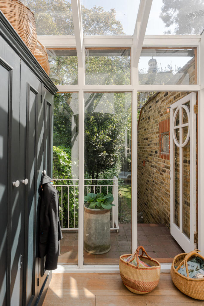 280434 - 35 Durand Garden-8.jpg