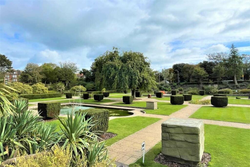 Kingsnorth Gardens