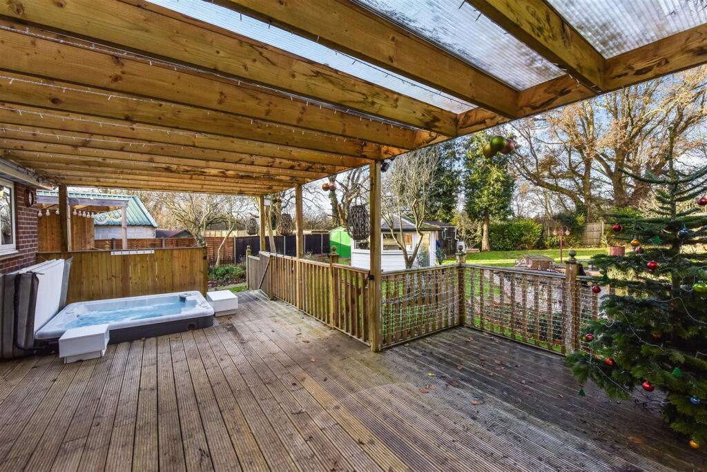 Decking.jpg