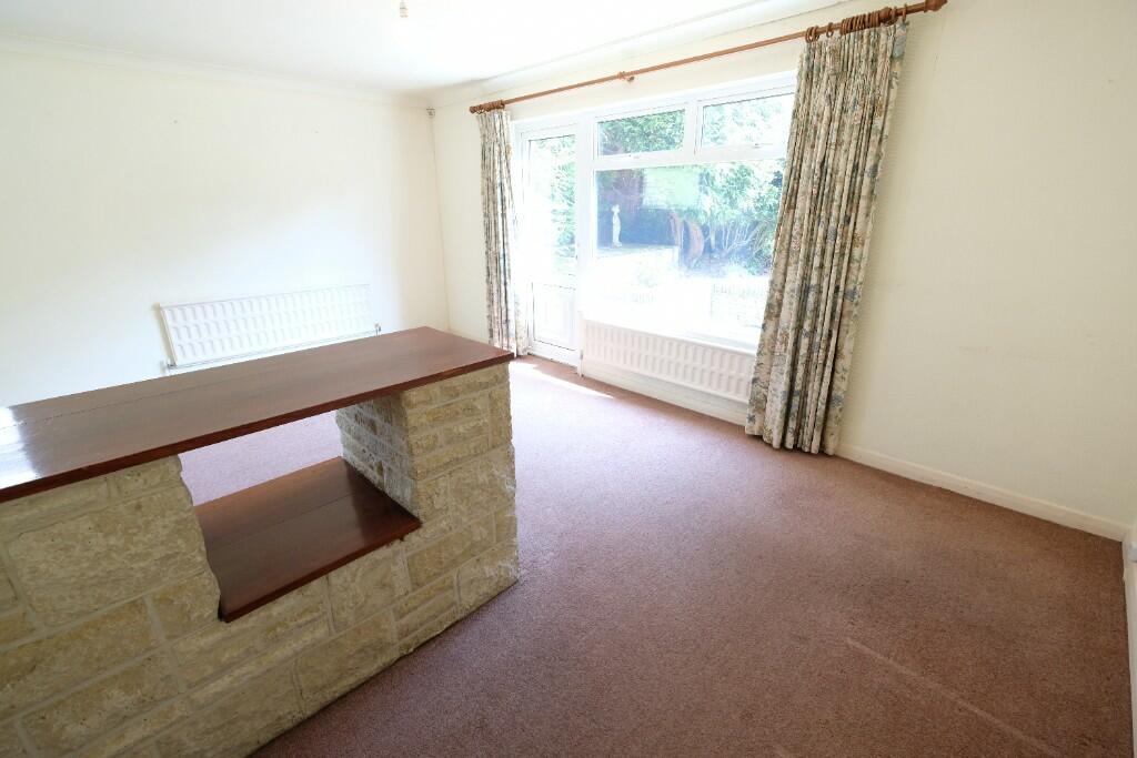 SITTING/DINING ROOM