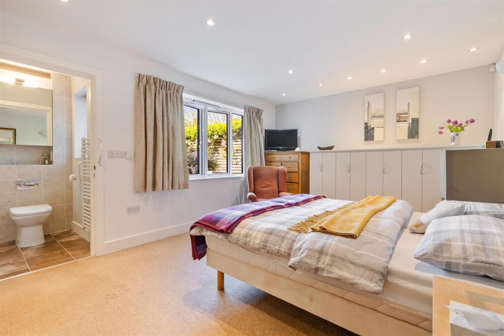 A12 - Flat 2 Redhills, Jubilee Road - 250514.jpg