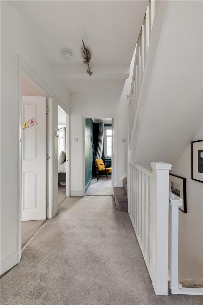 Warboys Crescent E4