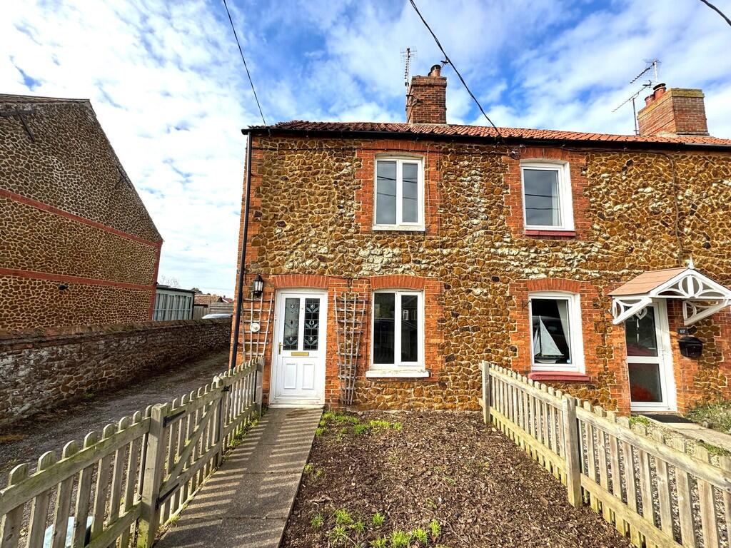 Ingoldisthorpe - 2 Bed End of Terrace Carrstone Cottage