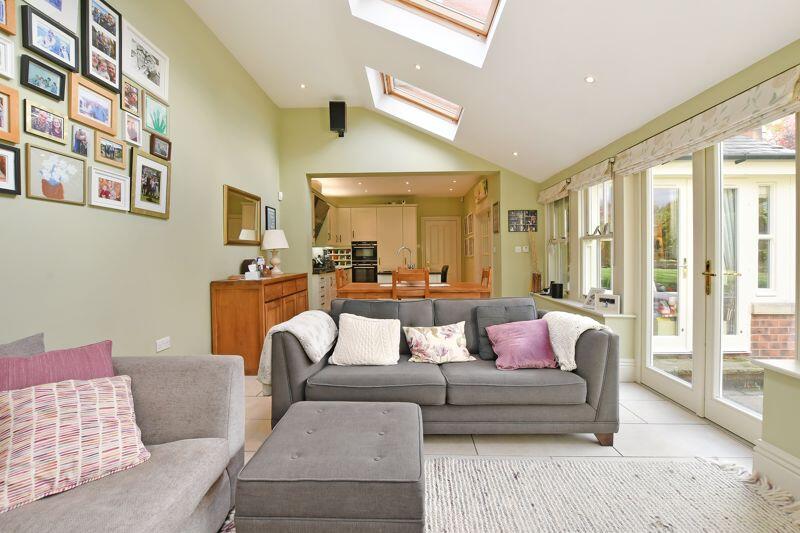 Open Plan Family Kitchen / Living 