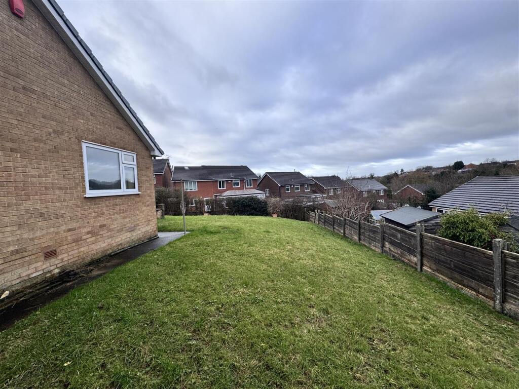 Rear &amp; side gardens