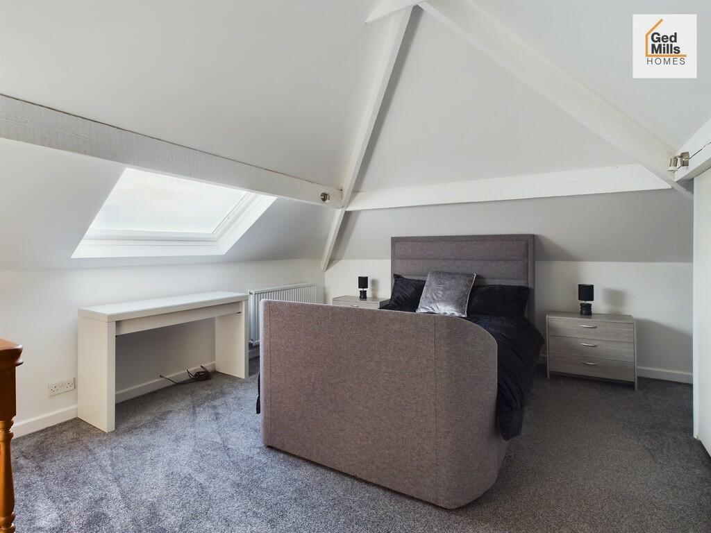 LOFT ROOM 