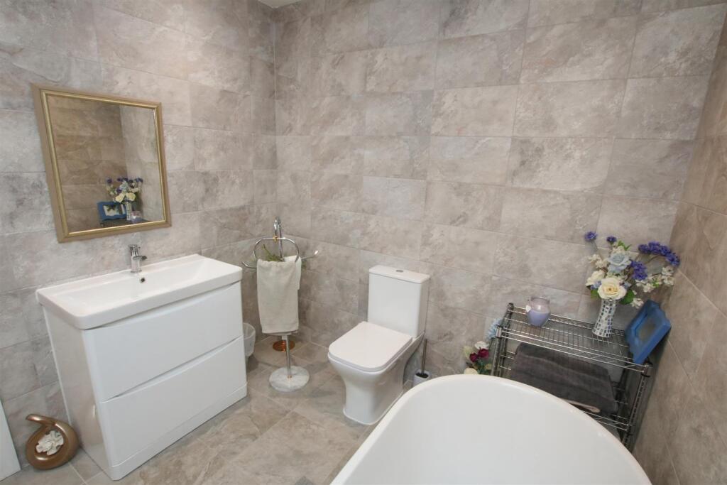 HOUSE BATHROOM