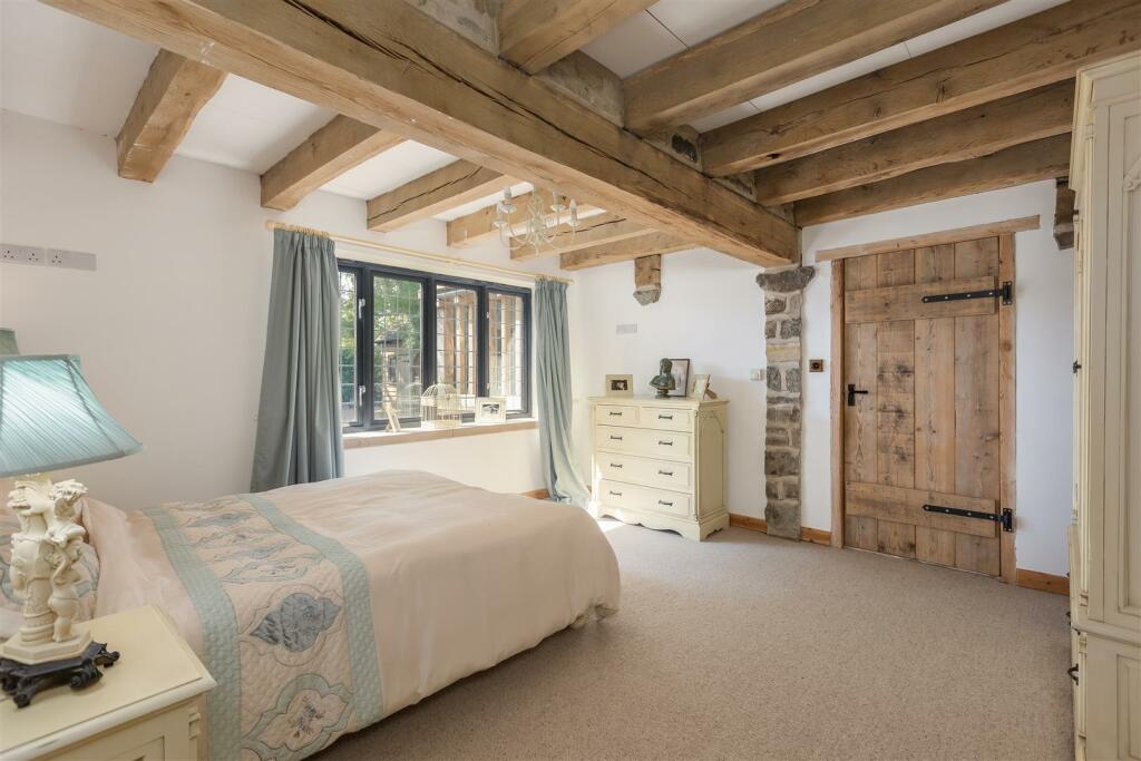 Overfield Lodge Bedroom 2-3.jpg