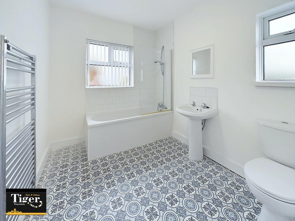 CAM02176G0-PR0389...