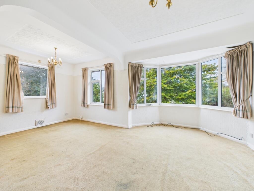 CAM02386G0-PR0147-STILL010