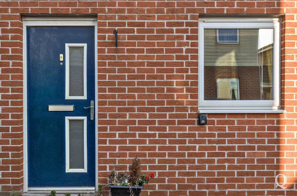 8e9904a8-b7e8-4c4...