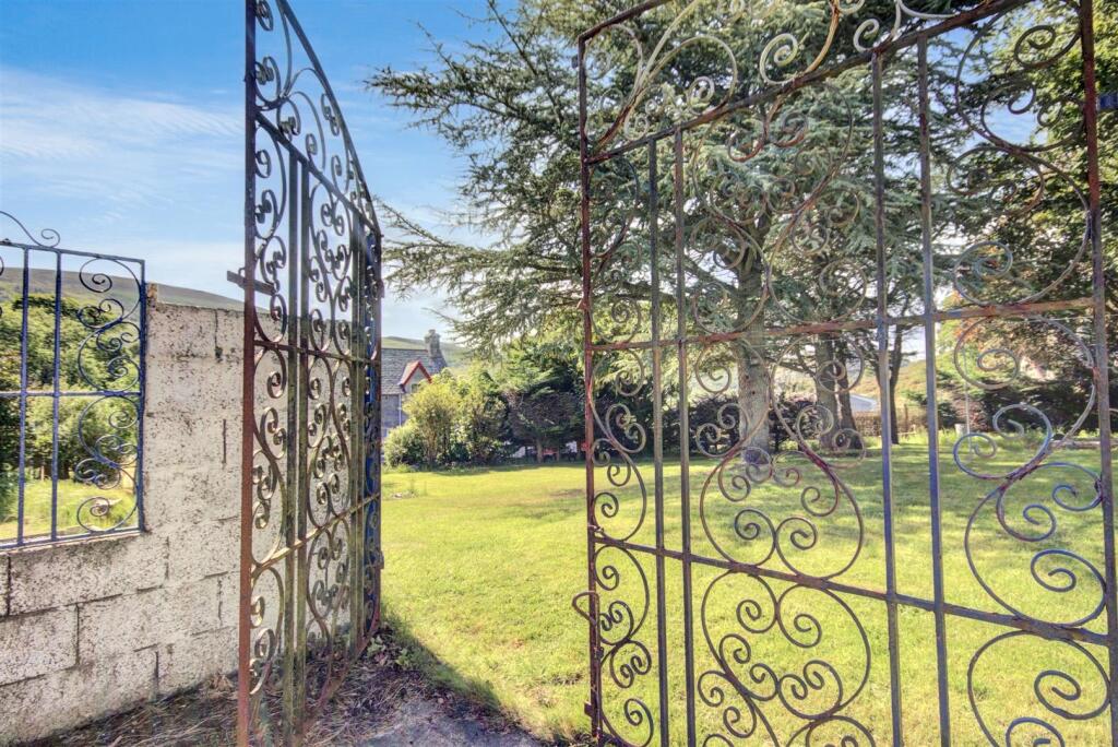 GATES TO GARDEN