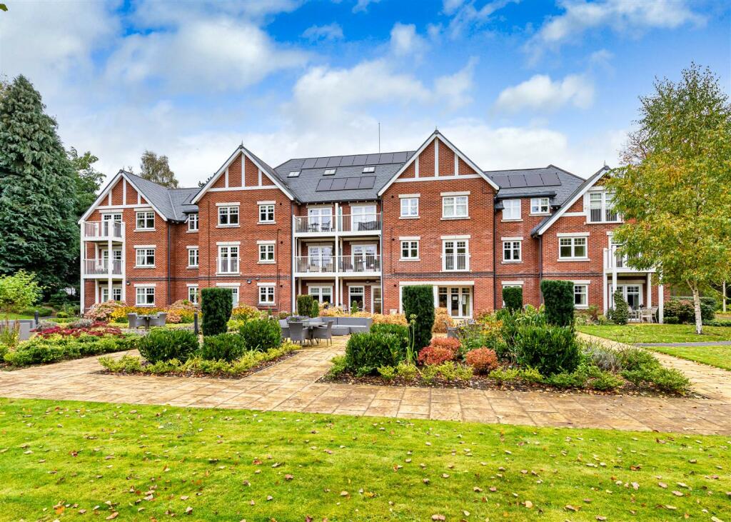 5 Clock Gardens-garden4.jpg
