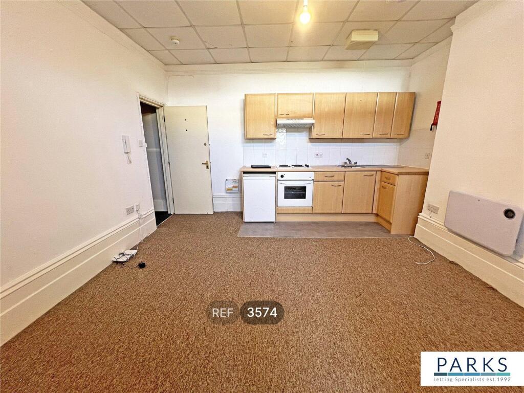 Living room / Kitchen