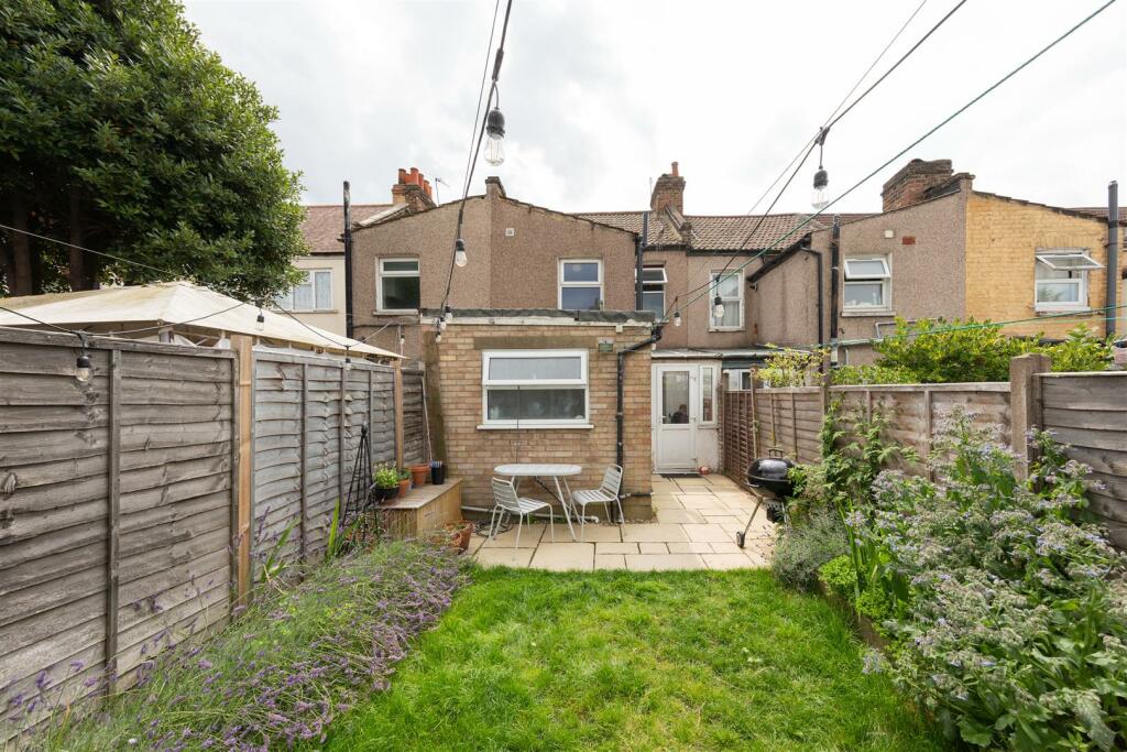 Shakespeare Road, E17